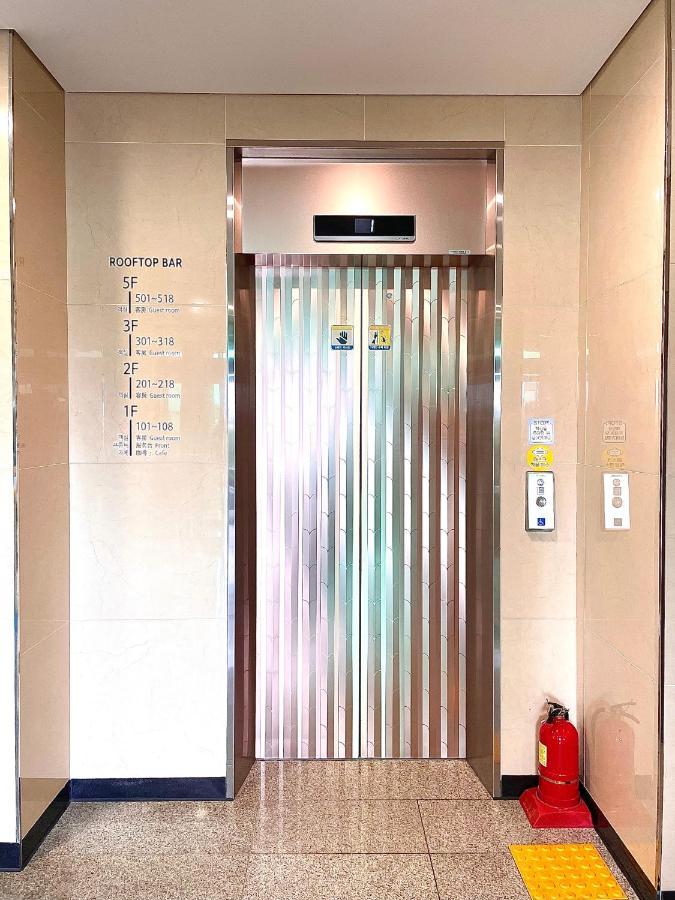 Nice Hotel Чеджу Екстериор снимка