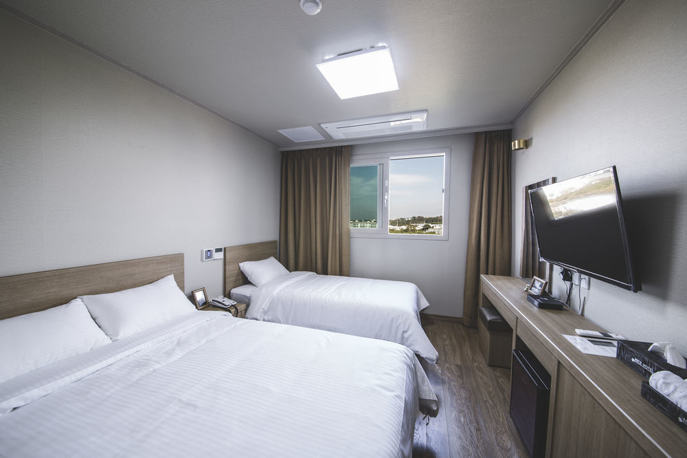 Nice Hotel Чеджу Екстериор снимка