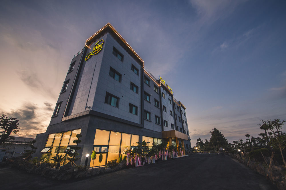 Nice Hotel Чеджу Екстериор снимка